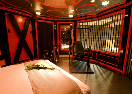 faire l'amour dans une love room BDSM