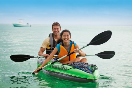 kayak couple
