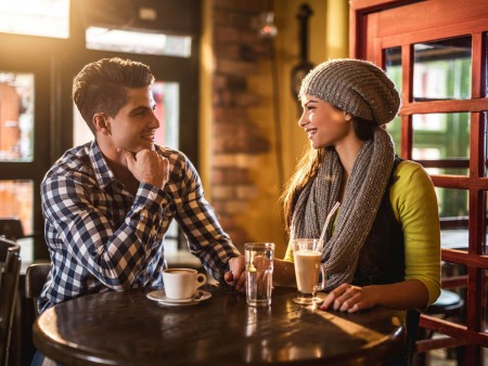 rencontre flirt dans un bar