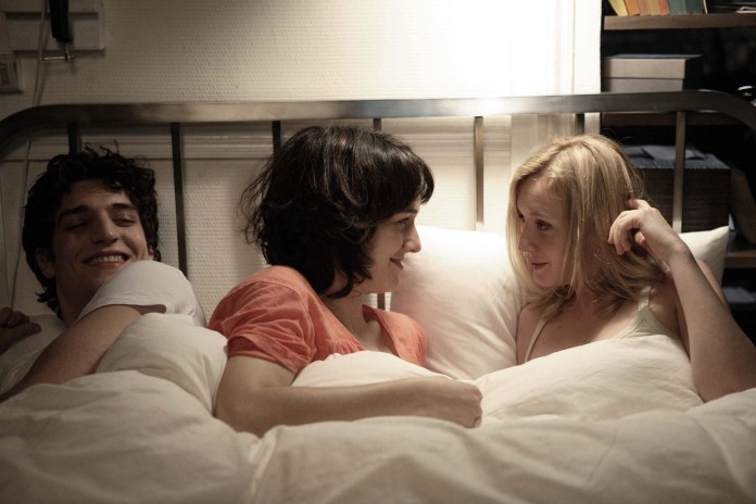 Témoignages de femmes en couple qui ont accepté un plan à 3